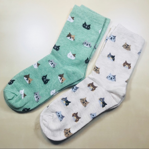 NEW 2 Pairs Women’s Cute Cartoon Cat Socks 🧦 🐱 - Picture 2 of 3